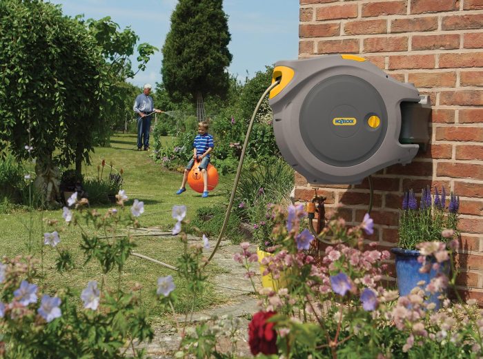 Hozelock 2595H Duvara Monte 40 m Hortumlu Otomatik Geri Sarmalı Hortum Toplama Makara Seti